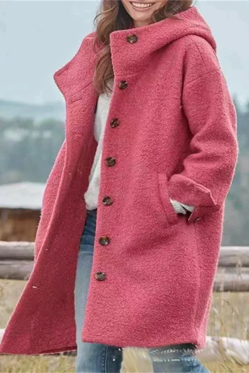 Élodie Lavin | Elegant solid color coat