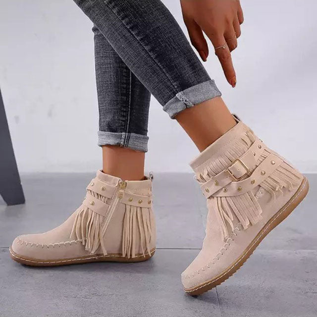 Vintage warm boots with fringes | Jannah