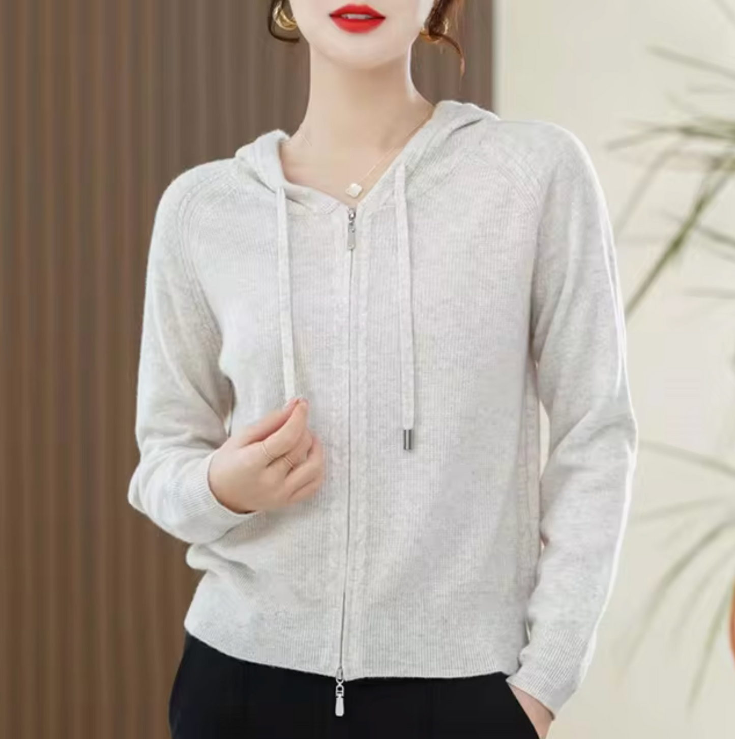 Belezza – Knitted Elegant Hoodie