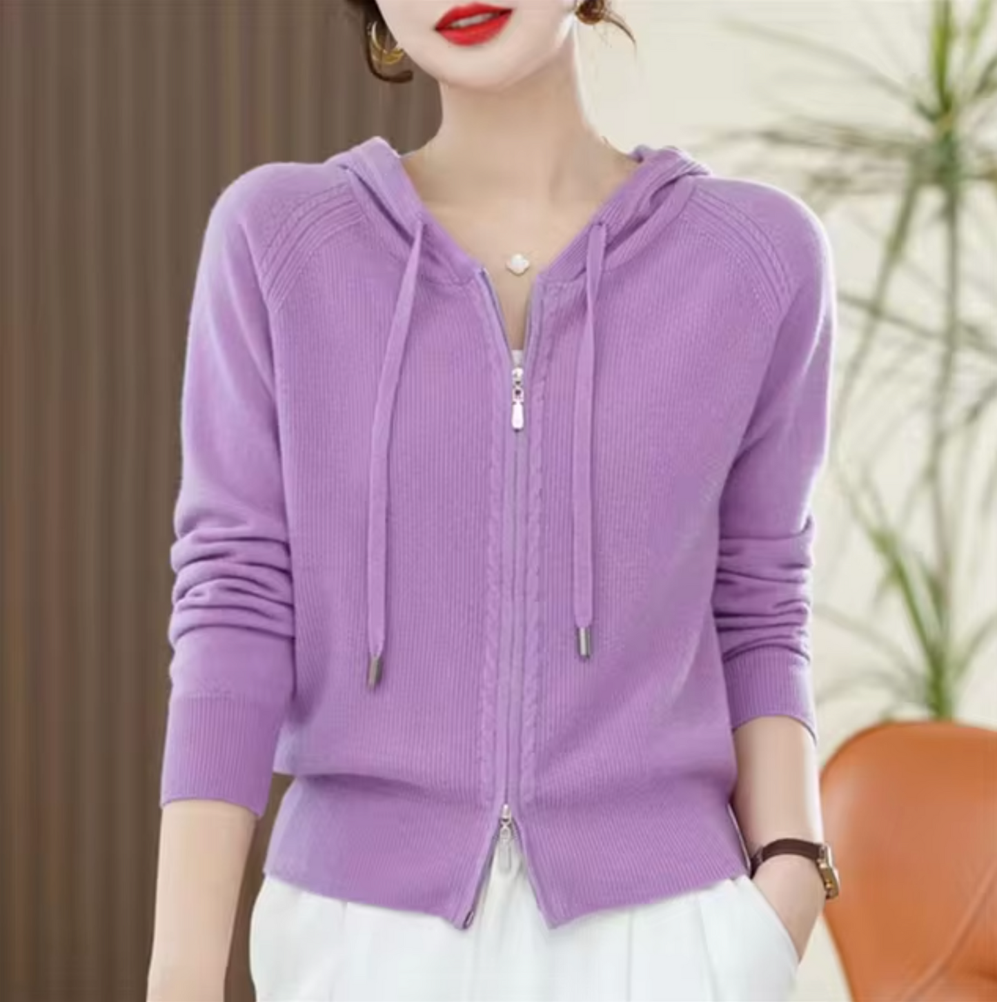 Belezza – Knitted Elegant Hoodie