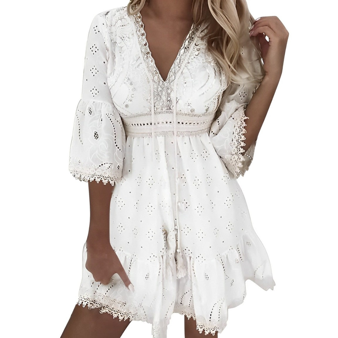 Belezza - Mini dress made from hollowed-out lace