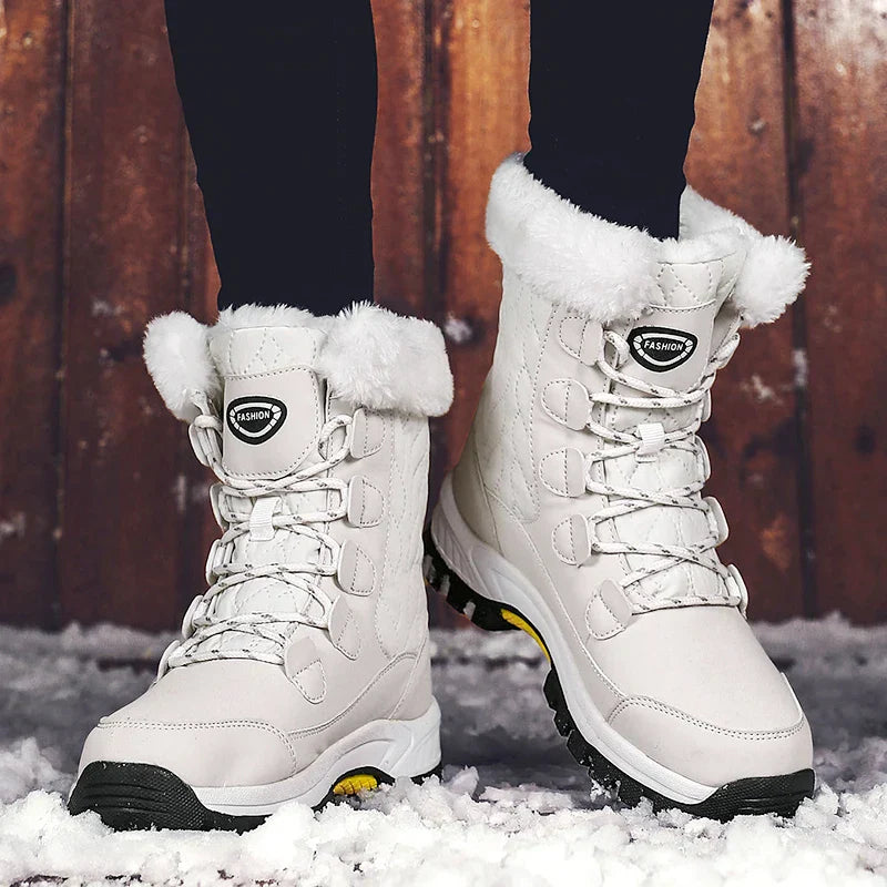 Classic Snow Boots | Yunaria