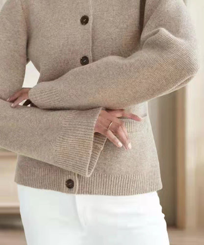 Élodie Lavin | Stylish Cardigan with Buttons