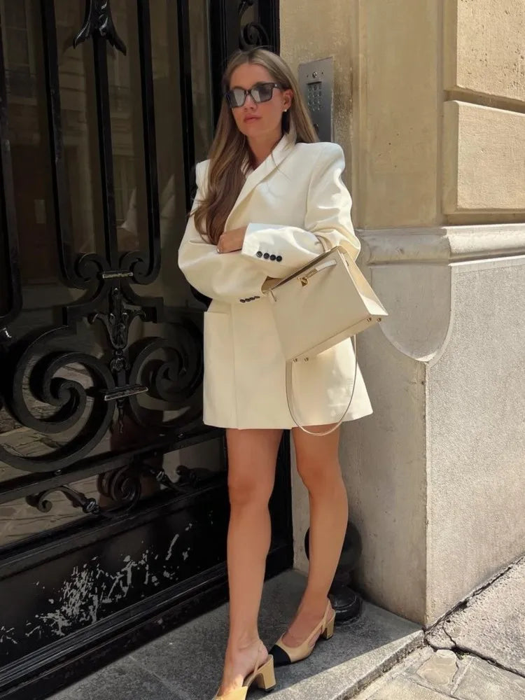 Belezza | Elegant White Coat