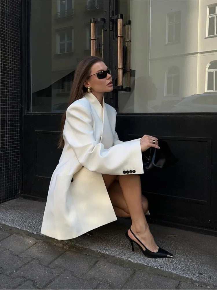 Belezza | Elegant White Coat