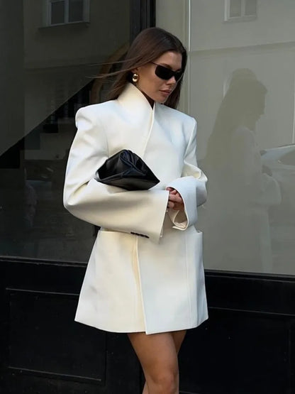 Belezza | Elegant White Coat