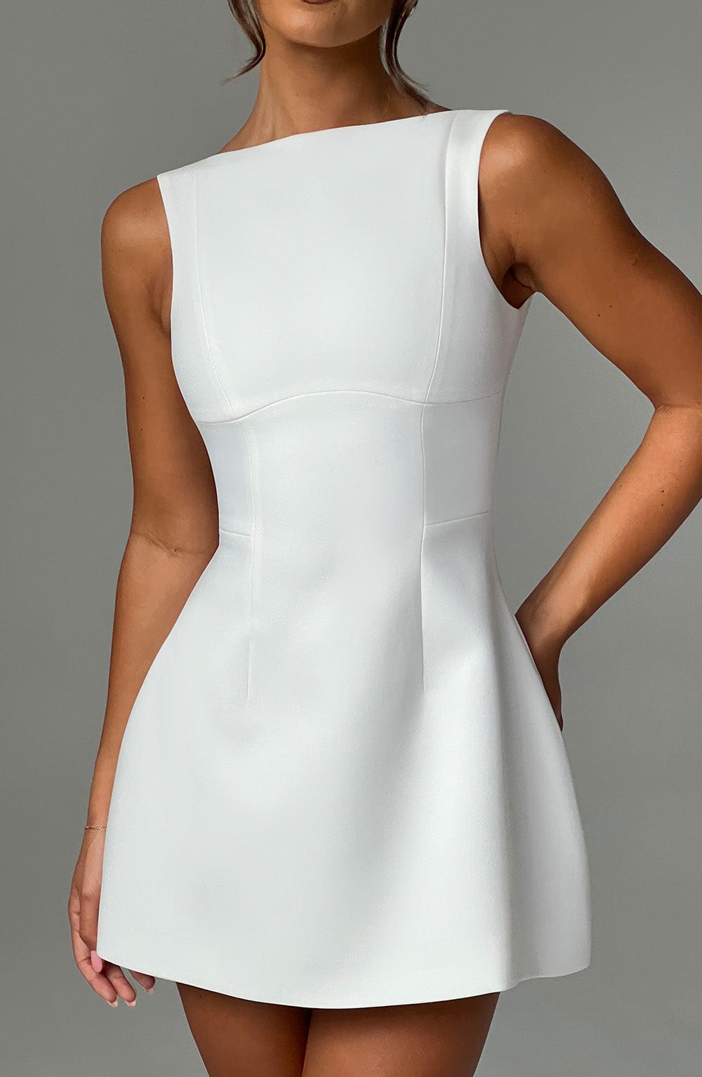 Belezza BACKLESS MINI DRESS - WHITE