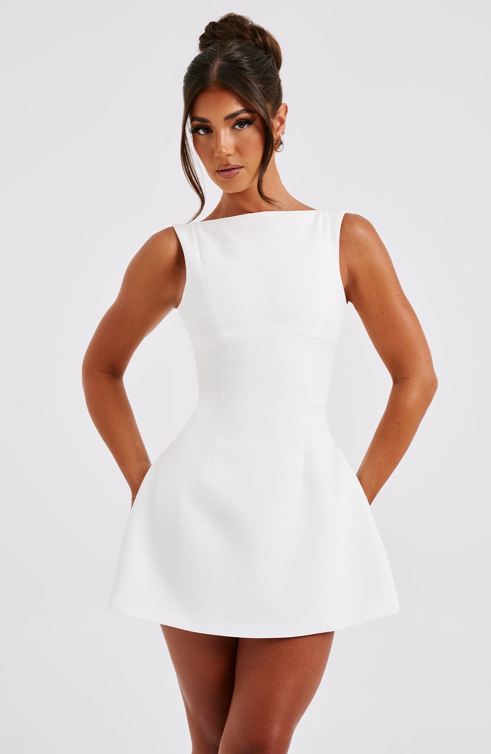 Belezza BACKLESS MINI DRESS - WHITE