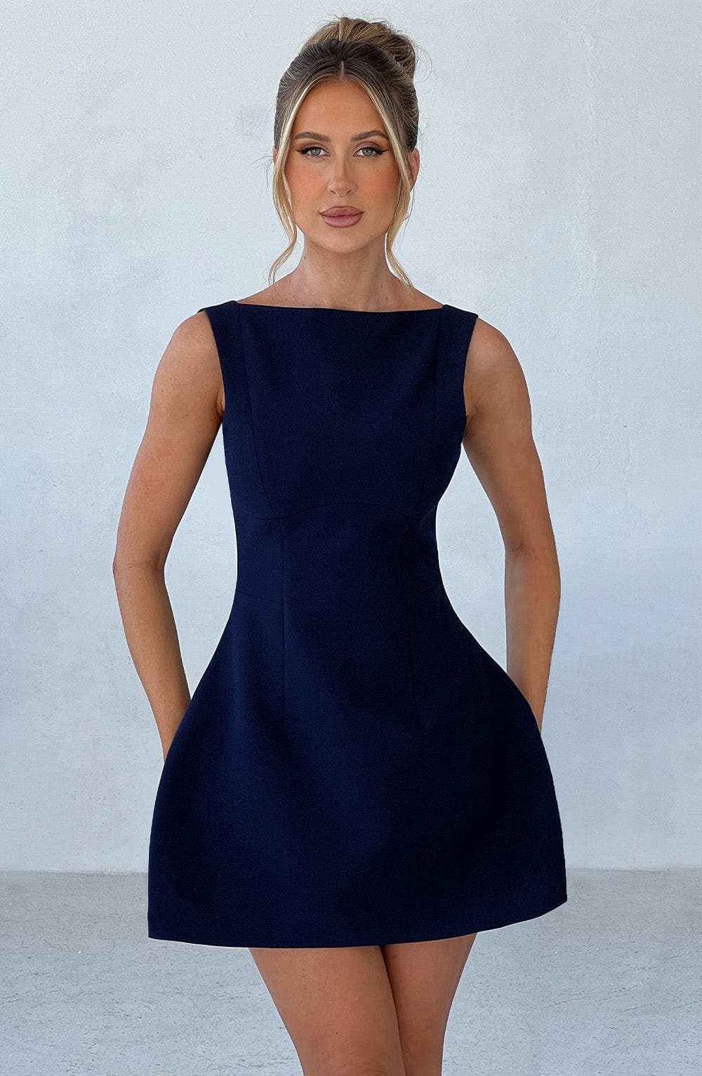 Belezza BACKLESS MINI DRESS - NAVY