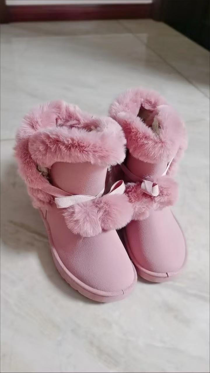 Belezza winter boots with pompom embellishment